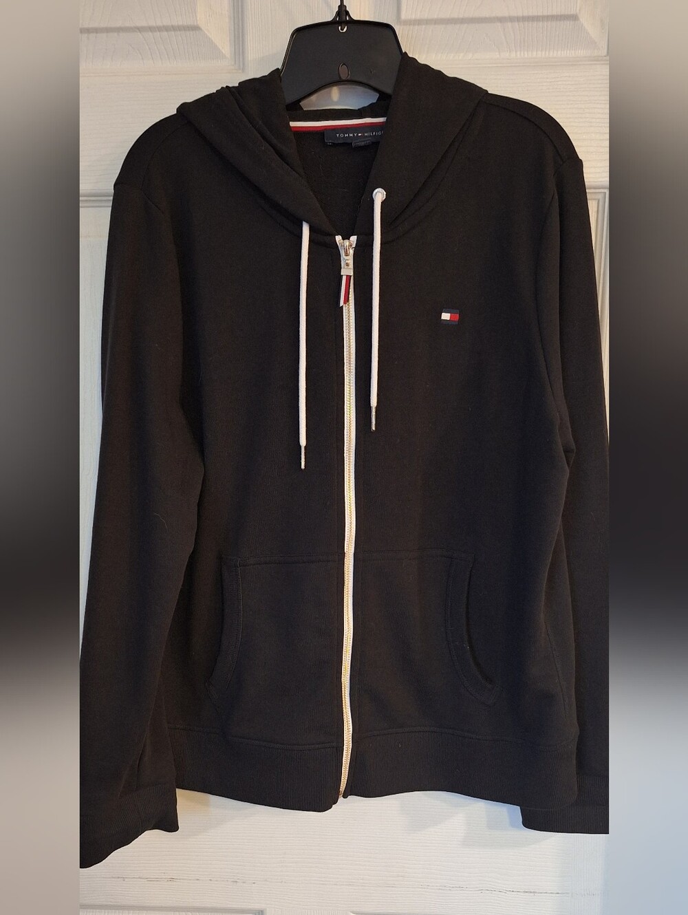 Classic Tommy Hilfiger black full-zip hoodie in women’s size XL, Like New